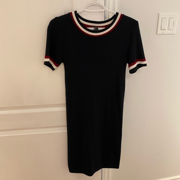 T-shirt knit dress - Picture 1 of 4